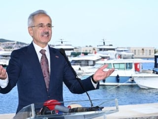 Abdulkadir Uraloğlu: Mart'ta 16 yılın en yüksek kruvaziyer yolcu sayısına ulaştık