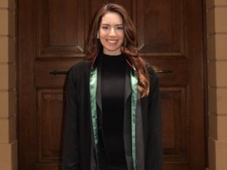 Kızılcık Şerbeti'nin Çimen'i Selin Türkmen resmen avukat oldu