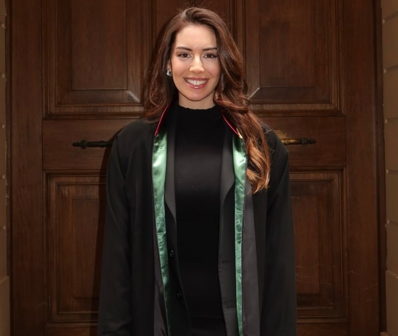 Kızılcık Şerbeti'nin Çimen'i Selin Türkmen resmen avukat oldu