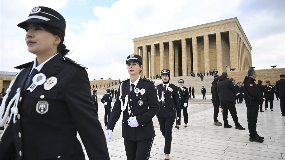 Emniyet teşkilatından Anıtkabir'e '181. yıl' ziyareti