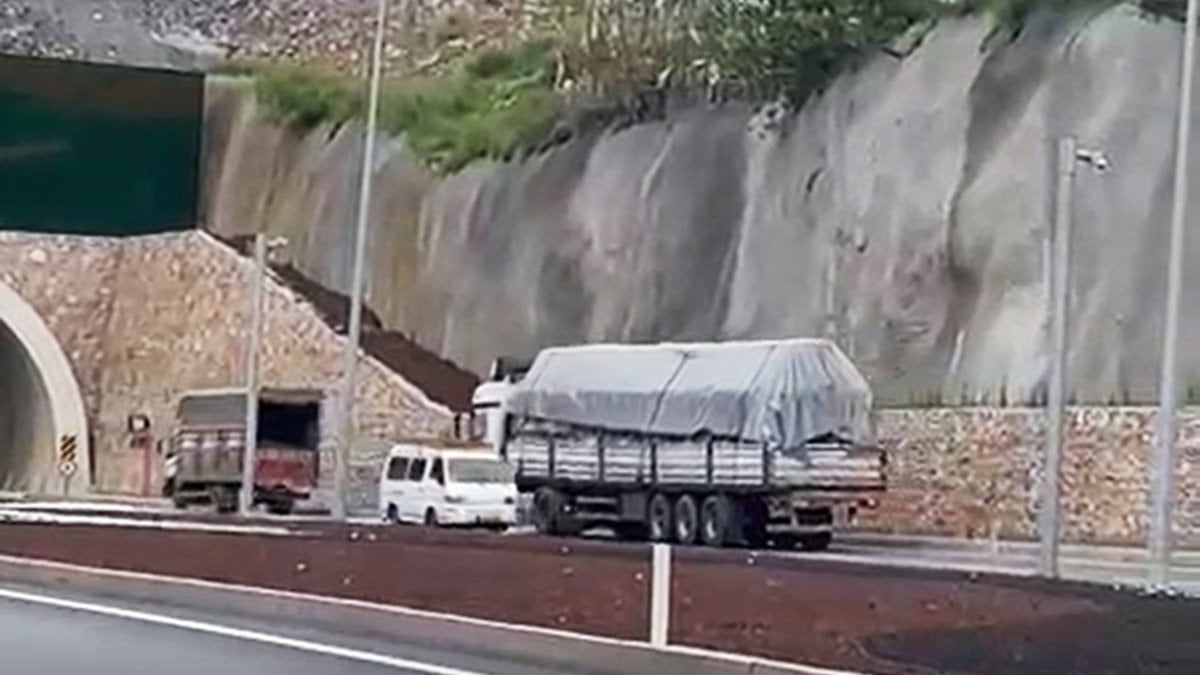 Antalya'da minibüsüyle ters yöne girdi