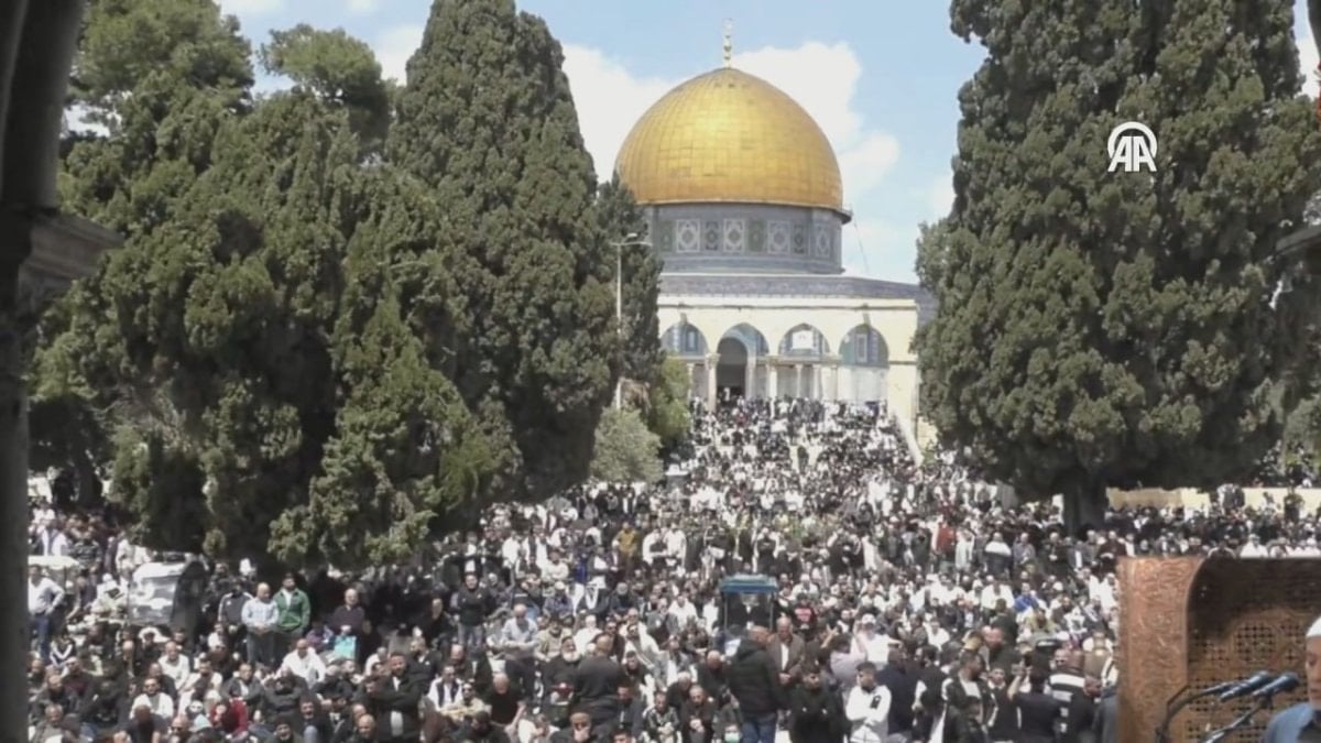 Mescid-i Aksa'da 42 gün sonra ilk cuma namazı