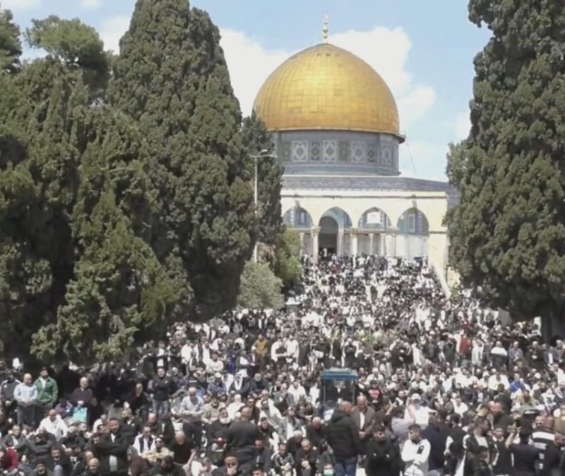 Mescid-i Aksa'da 42 gün sonra ilk cuma namazı