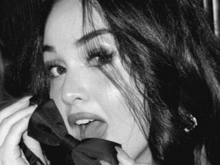 Hüsnü Şenlendirici'nin kızı Naz Şenlendirici son haliyle gündem oldu