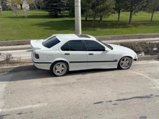 Eskişehir'de kontrolden çıkan araç orta refüje çıktı: Sürücü yaralandı