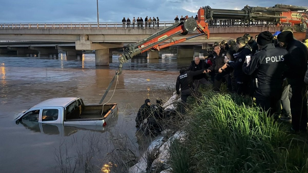 Bursa'da dereden araç geçmeye çalışan sürücü akıntıya kapılarak can verdi