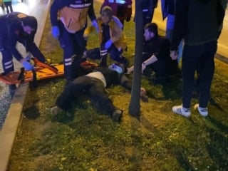 Bursa'da düşürdüğü telefonu alırken otomobil çarptı: Ağır yaralandı