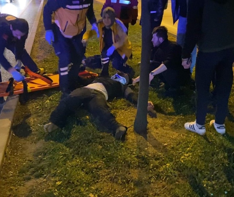 Bursa'da düşürdüğü telefonu alırken otomobil çarptı: Ağır yaralandı