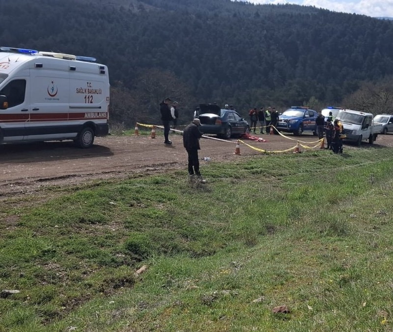 Kütahya'da tamir ettiği aracın altında kalarak hayatını kaybetti