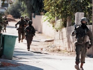 İsrail, Lübnan'a saldırılarında güvenlik güçlerini vurdu