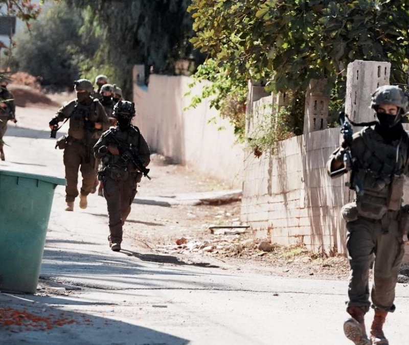 İsrail, Lübnan'a saldırılarında güvenlik güçlerini vurdu