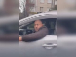 İstanbul'da araçta çocuğu olan kadının otomobiline saldıran sürücü gözaltında