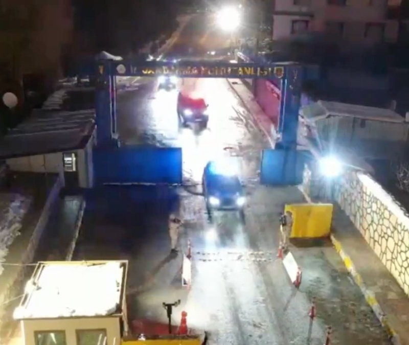 Van ve Hakkari'de uyuşturucu imalatçılarına operasyon: 8 gözaltı