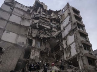 İsrail Lübnan'a yeni bir hava saldırısı düzenledi: 10 ölü