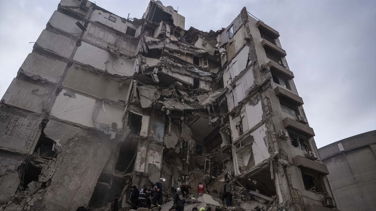 İsrail Lübnan'a yeni bir hava saldırısı düzenledi: 10 ölü