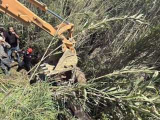 Antalya'da bahçede devrilen traktörün altında kalan emekli polis hayatını kaybetti