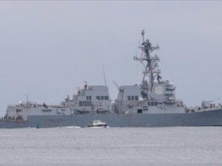 İran, ABD gemilerinin Hürmüz Boğazı'nı geçtiği iddialarını yalanladı