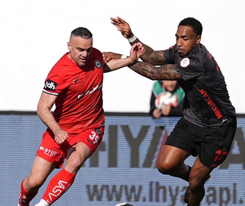 Pendikspor - Çorum FK maçında kazanan yok