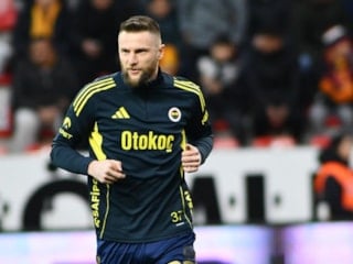 Fenerbahçe'de Milan Skriniar, ikinci yarıya çıkamadı