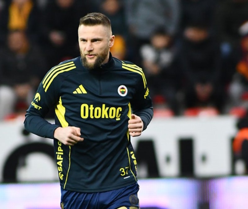 Fenerbahçe'de Milan Skriniar, ikinci yarıya çıkamadı