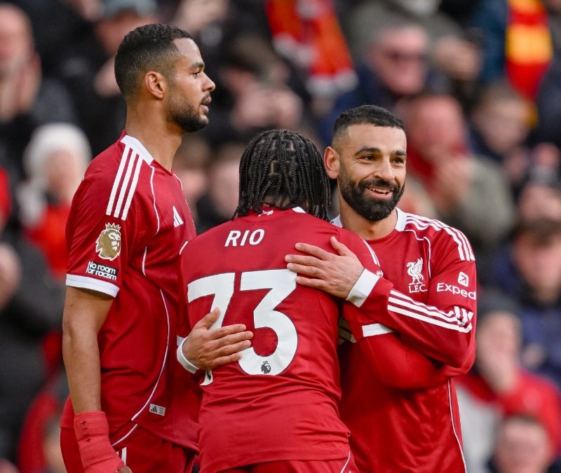 Liverpool, Fulham engelini aştı