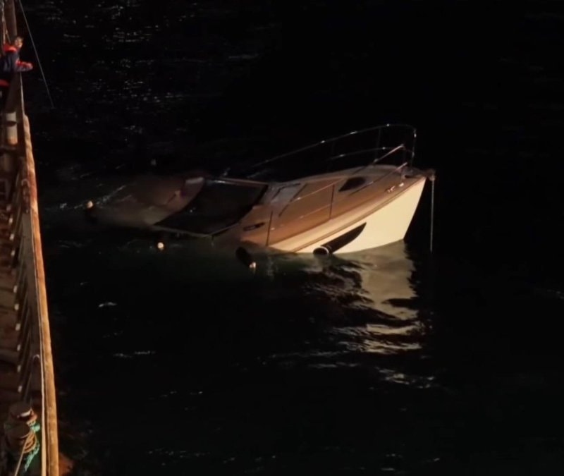 İstanbul'da gemiye çarpan tekne battı: 5 kişi kurtarıldı