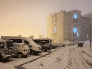 Hakkari'de nisan karı: Kartpostallık görüntüler ortaya çıktı