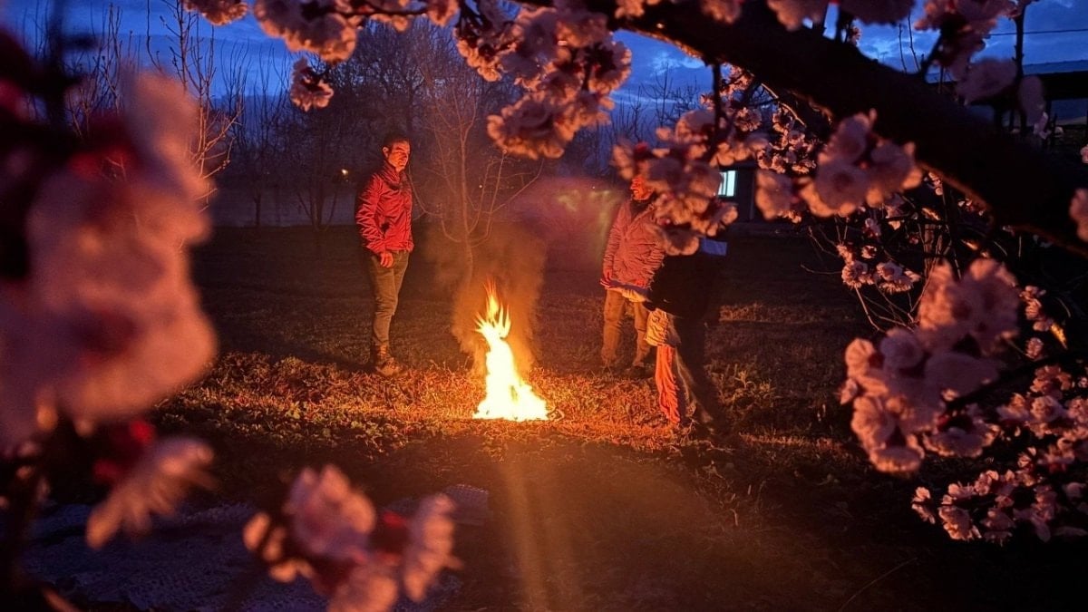 Erzincan’da çiftçiler don nöbetinde