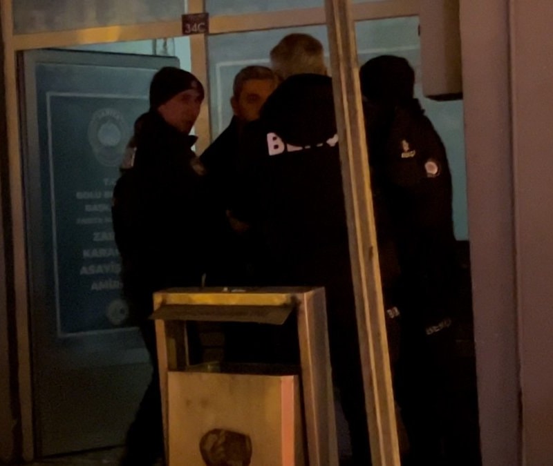 Bolu'da sokakta karısıyla tartışan alkollü sürücünün polise sitemi: Terörist miyim ben