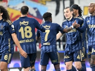 Esi hakemler, Kayserispor - Fenerbahçe maçındaki pozisyonları değerlendirdi