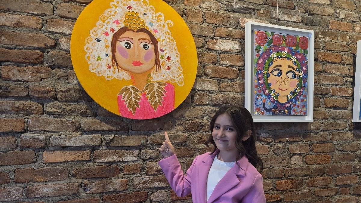 9 yaşındaki minik ressamdan ilk kişisel sergi: 31 eser sanatseverlerle buluştu