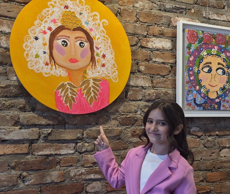 9 yaşındaki minik ressamdan ilk kişisel sergi: 31 eser sanatseverlerle buluştu