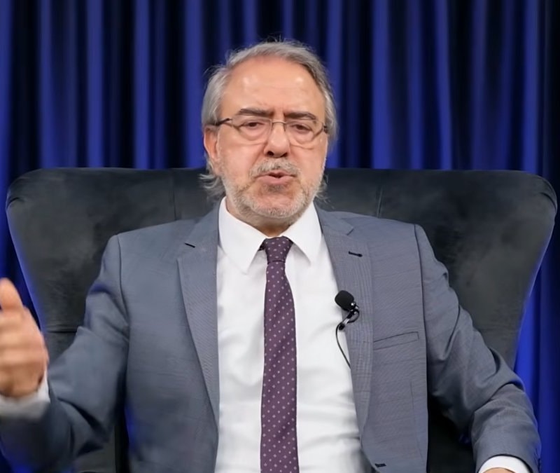 Mustafa Armağan, Yalçın Küçük'ü anlattı