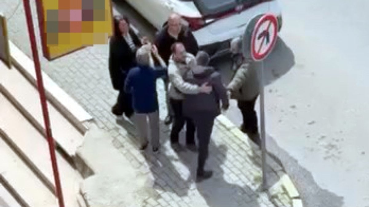 İstanbul'da ters yönde ilerledi: Tepki gösteren mahallelinin üzerine yürüdü