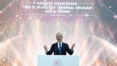 Abdulkadir Uraloğlu: Antalya Havalimanımızın yıllık yolcu kapasitesini 82 milyona yükselttik