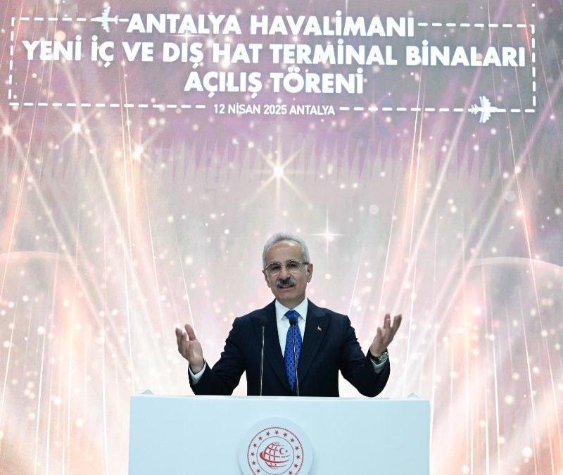 Abdulkadir Uraloğlu: Antalya Havalimanımızın yıllık yolcu kapasitesini 82 milyona yükselttik