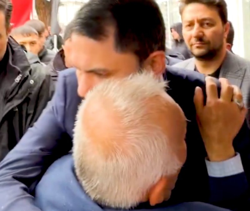 Murat Kurum paylaştı: Şehidimizin annesine verdiği ev sözünü yerine getirdik