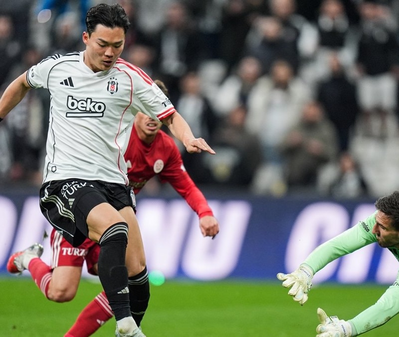 Beşiktaşlı Hyeon-Gyu Oh Güney Kore manşetlerinden inmek bilmiyor