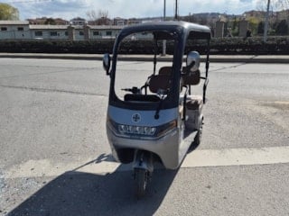 Eskişehir’de ters yön kazası: Üç tekerlekli elektrikli araç otomobille çarpıştı