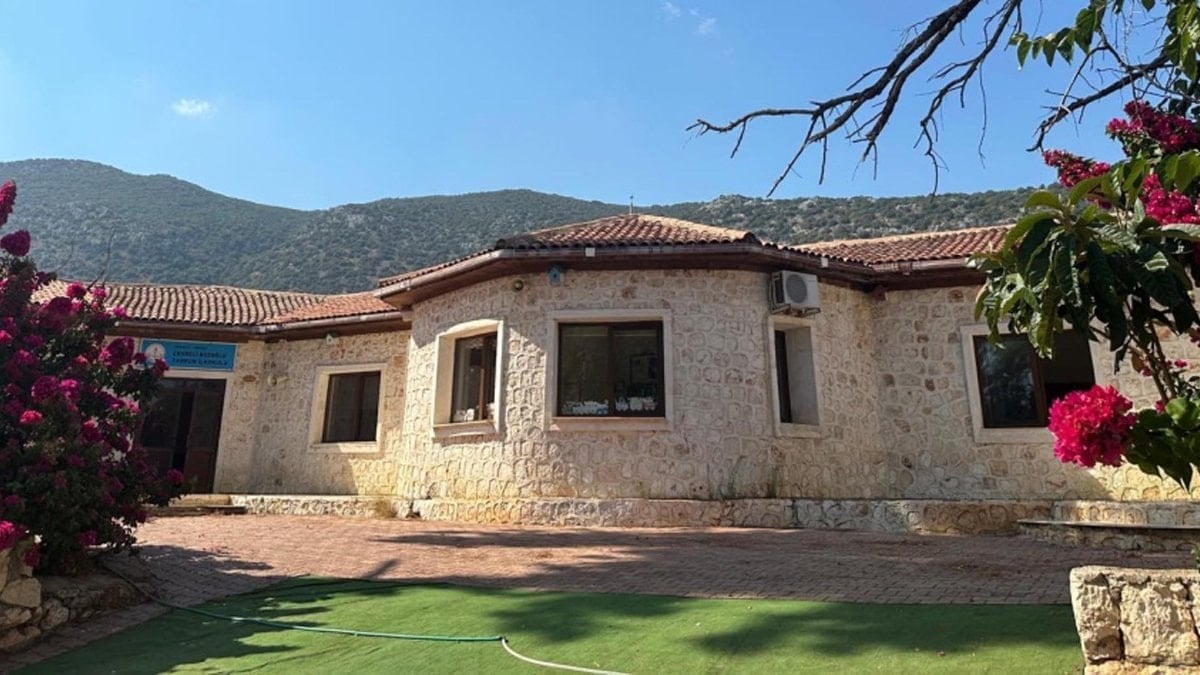 Antalya'da 'öğretmenin kızı geri kalınca bütün sınıf da geri kaldı' iddiasına ineceleme