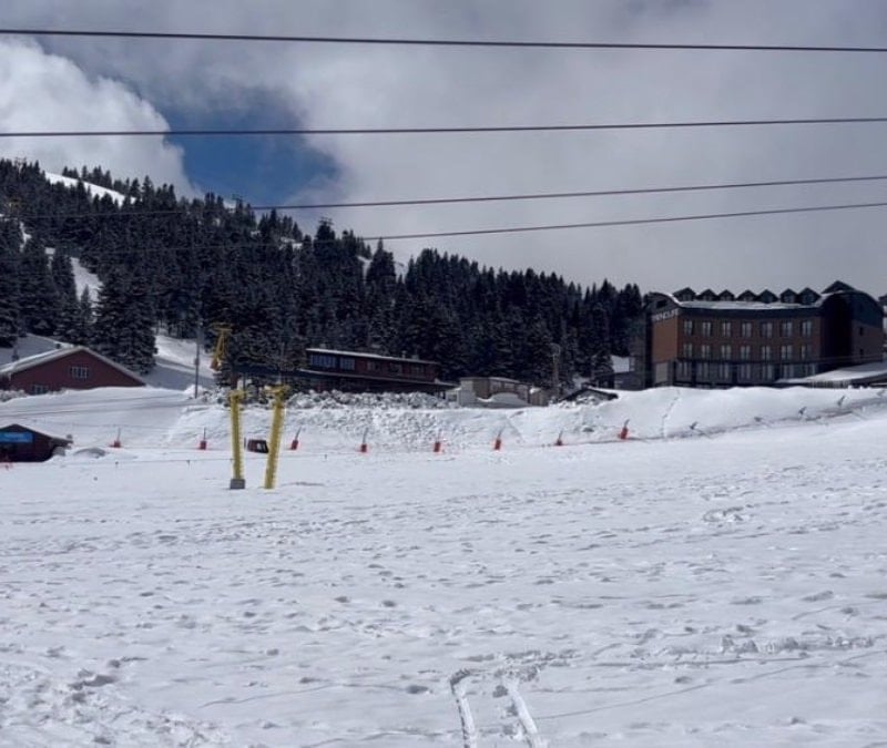 Uludağ’da kar zirvede, ziyaretçi dipte