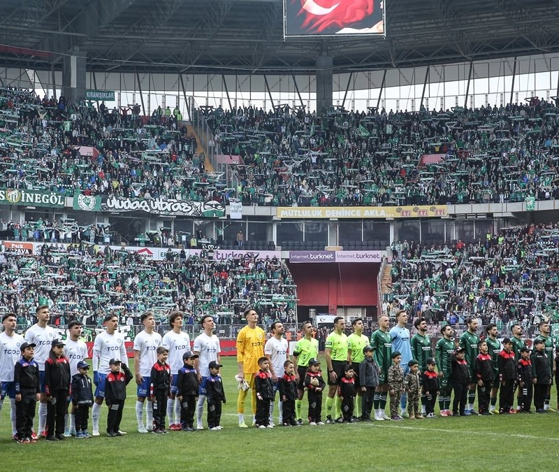 Bursaspor'un deplasman maçını 35 bin yeşil-beyazlı taraftar takip etti