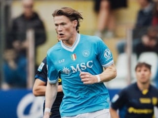 Napoli, Parma engelini aşamadı