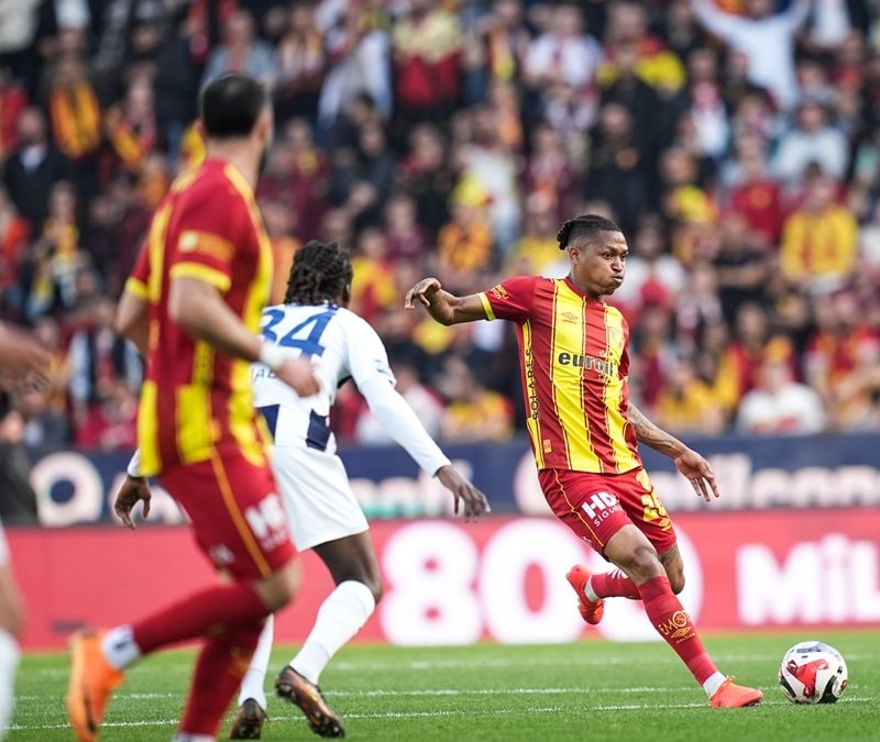 6 gollü maçta Göztepe ile Kasımpaşa yenişemedi