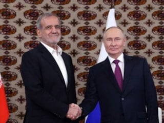 Putin ile İran Cumhurbaşkanı Pezeşkiyan telefonda görüştü