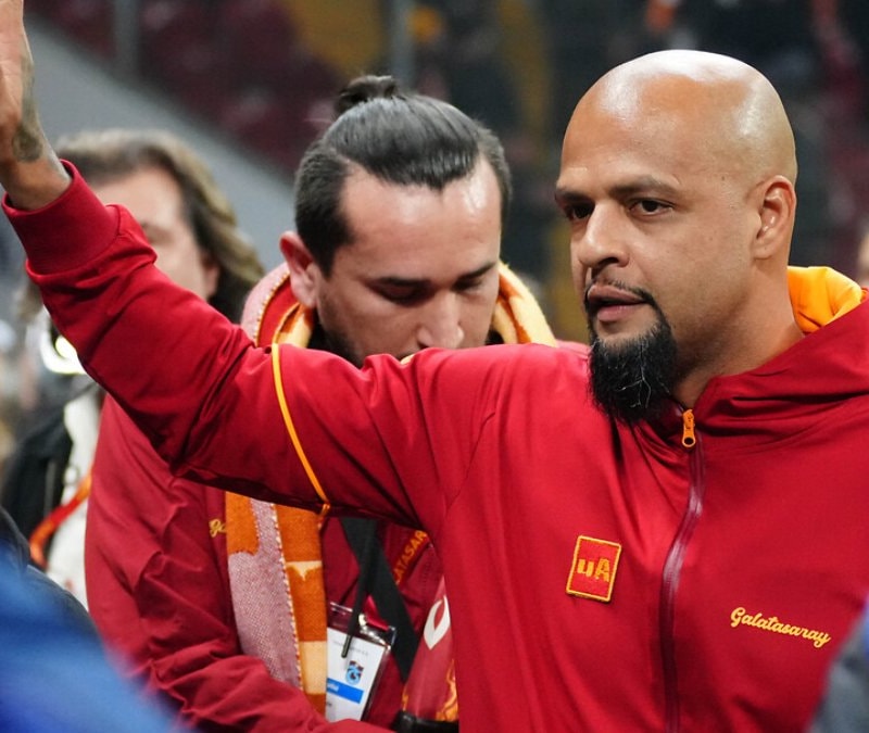 Felipe Melo, taraftarlarla maçı izledi