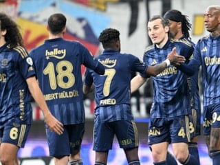 Fenerbahçe'den Galatasaray'ın puan kaybı sonrası paylaşım!