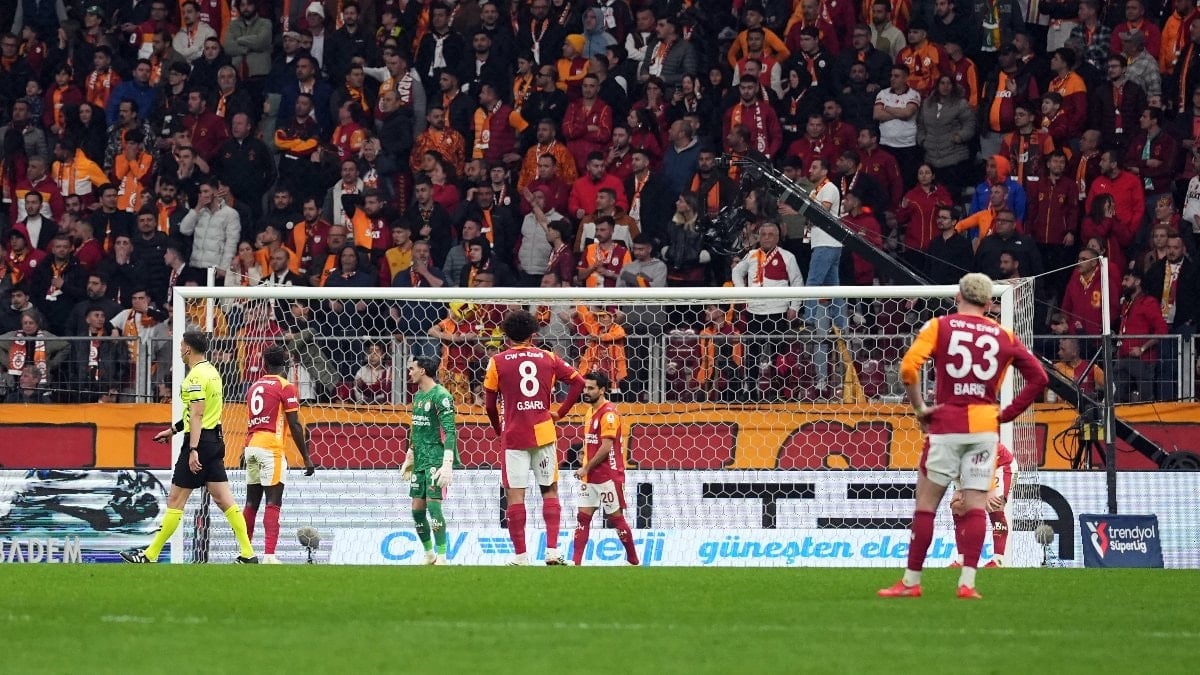 Galatasaray, ligde 5. kez berabere kaldı