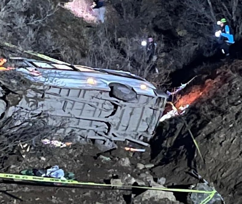 Malatya'da işçi servisi devrildi: 2 ölü, 10 yaralı