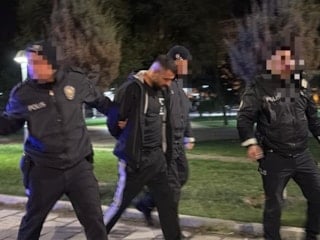 Kayseri'de polisten kaçtı, yola fırlattığı kağıttan uyuşturucu çıktı